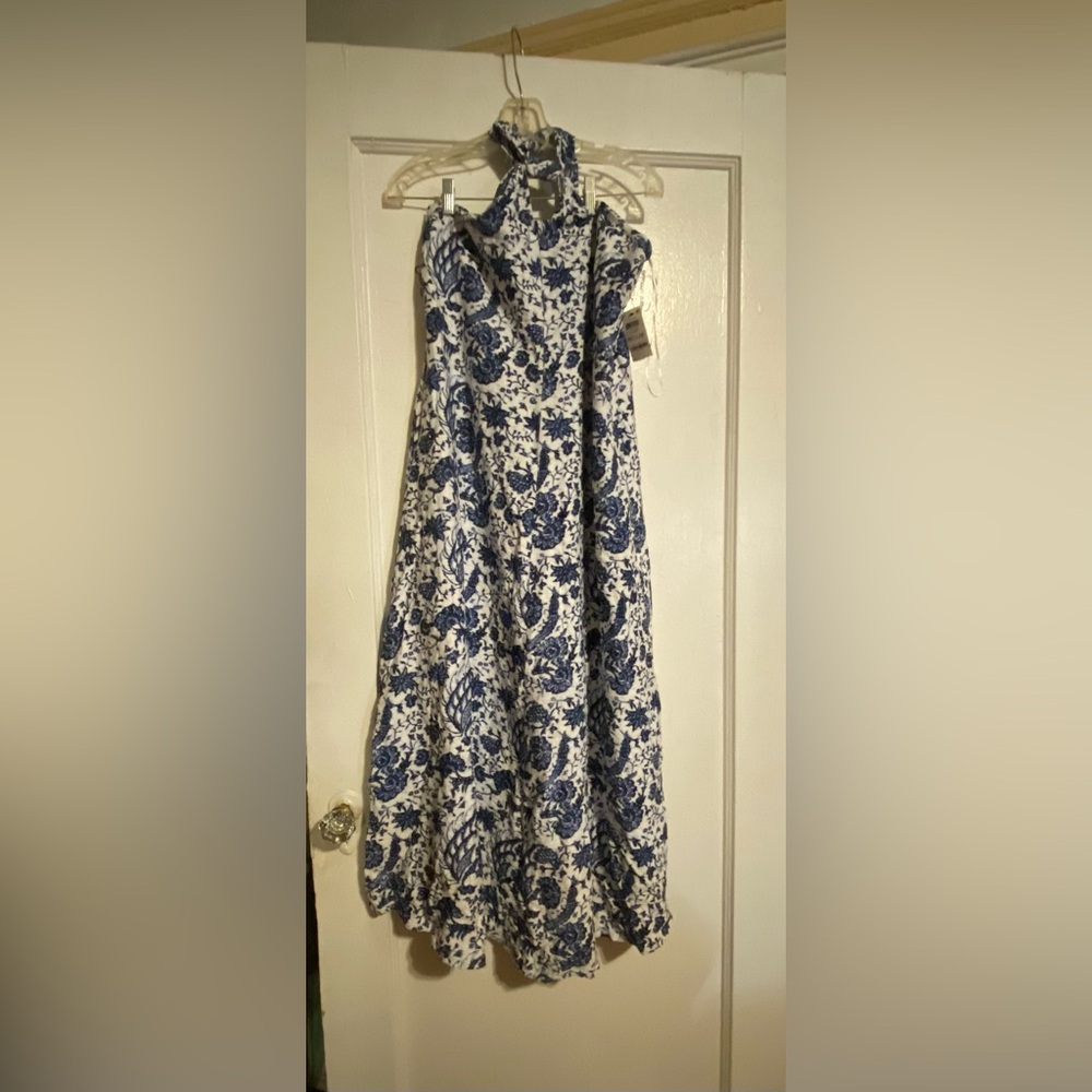 Blue /white halter pockets on the side very comfortable dress petite large